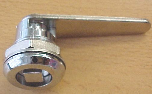 CERRADURA CUADRADO MACHO 8 MM