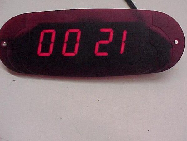 RELOJ DIGITAL OVAL 24V EMPOTRABLE