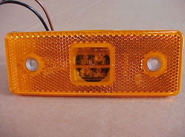 PILOTO POSIC LAT AMBAR LED 110X41 MM 24V