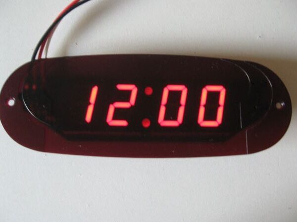 RELOJ DIGITAL OVAL 12V EMPOTRABLE