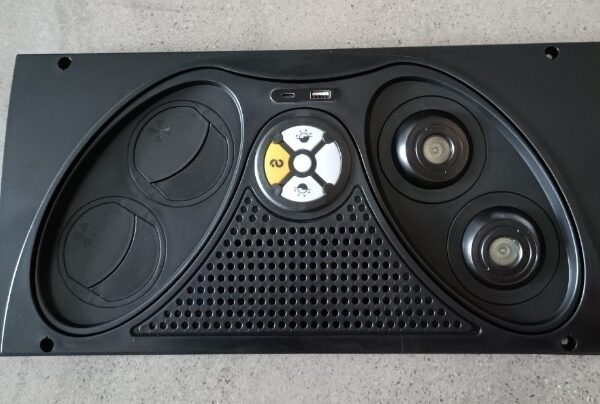 PLACA DIF OVALO NEG/NEG DERECHA+2USB
